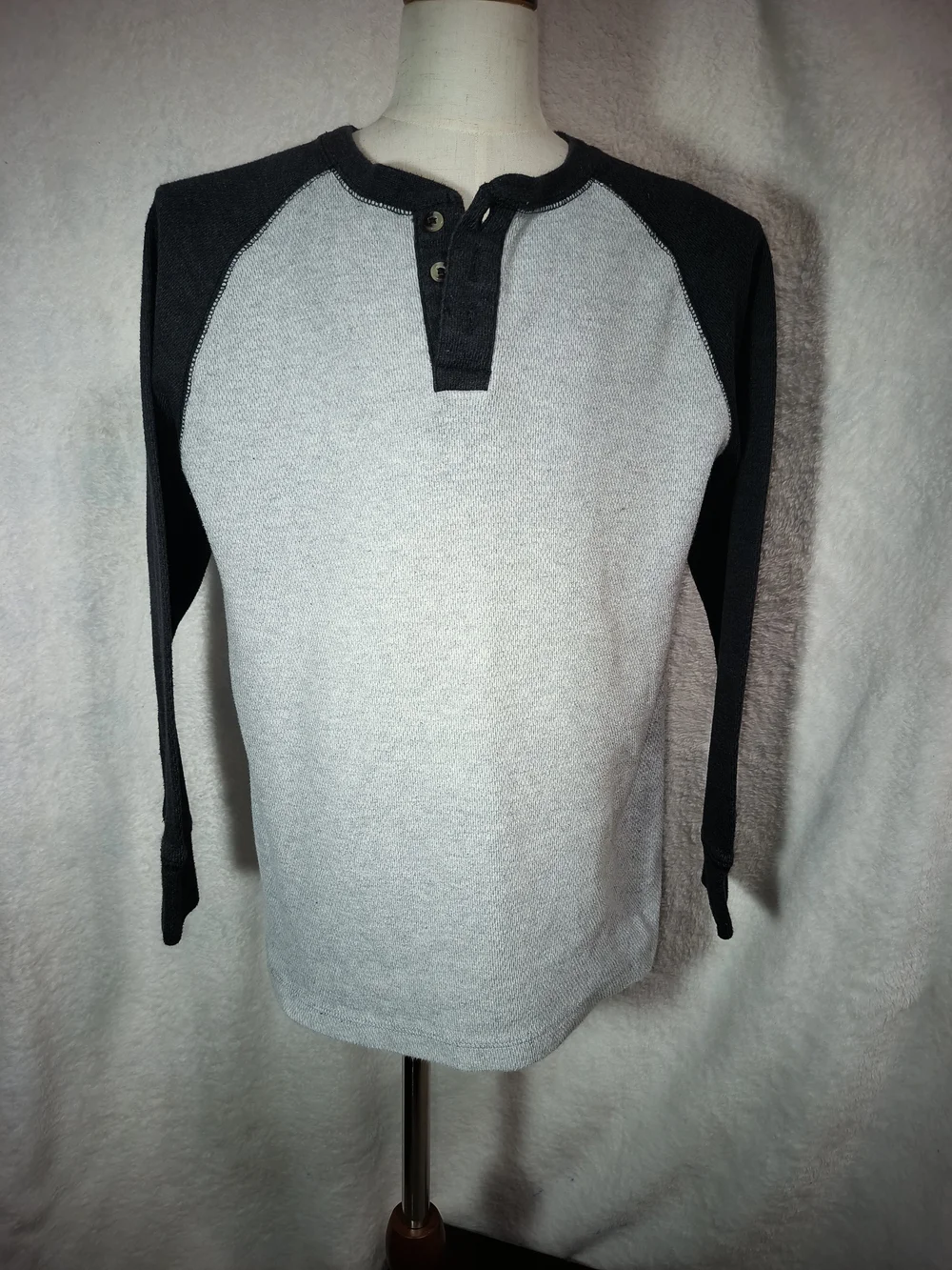 Arizona Jean Company Two-Tone Long Sleeve Henley - Light Gray & Charcoal.  KS 26